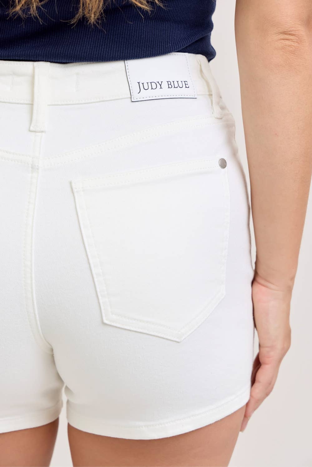 Judy Blue HW Slim Short: WHT