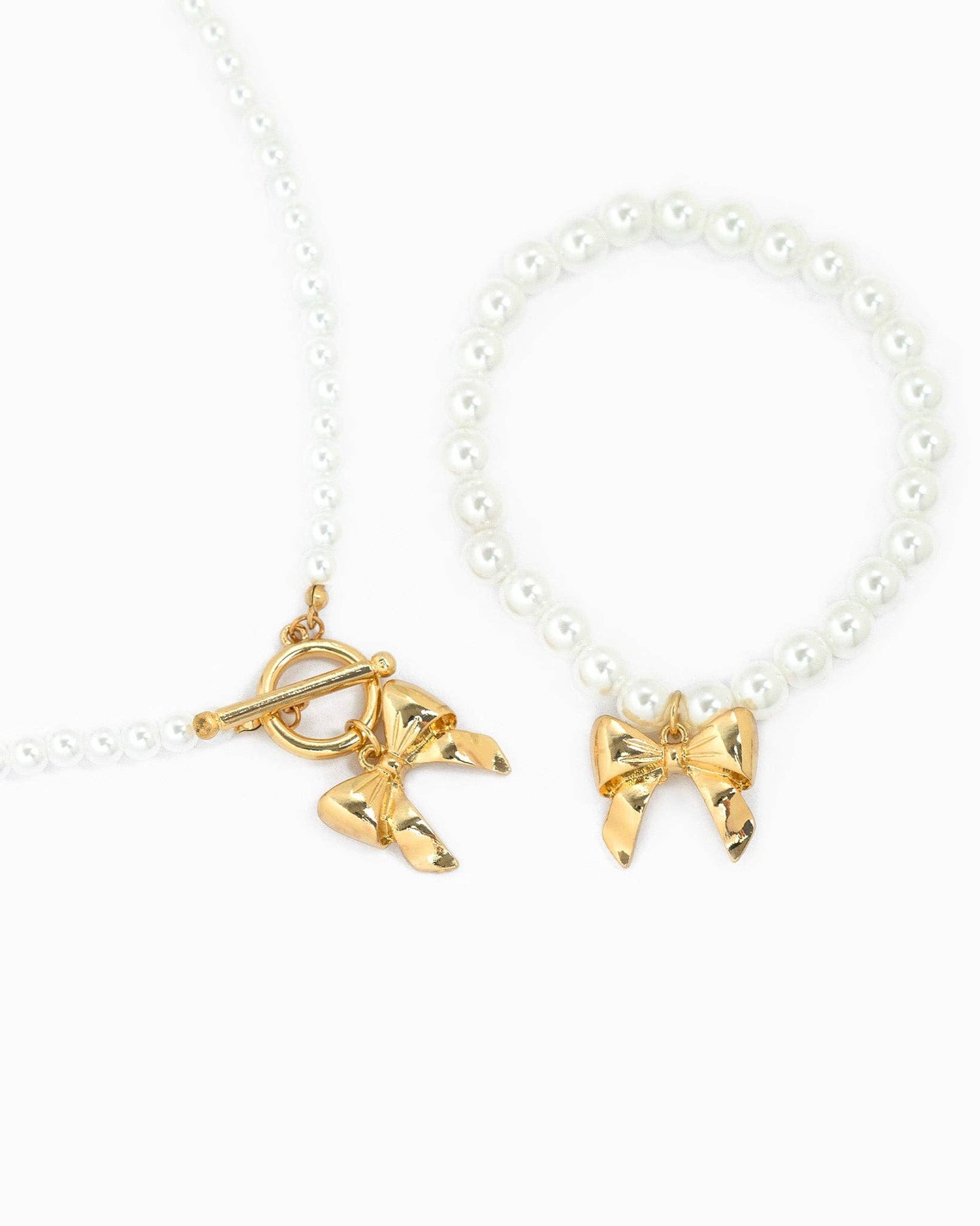 Bow Pendant Pearl Bracelet: Gold