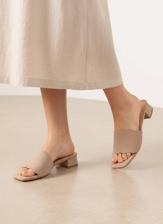 Sasha Scallop Edge Square Toe Kitten Heel Sandals: Mauve
