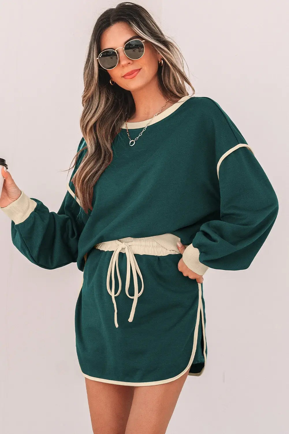 Color Contrast Loose Pullover and Lace-up Waist Skort Set: Evergreen