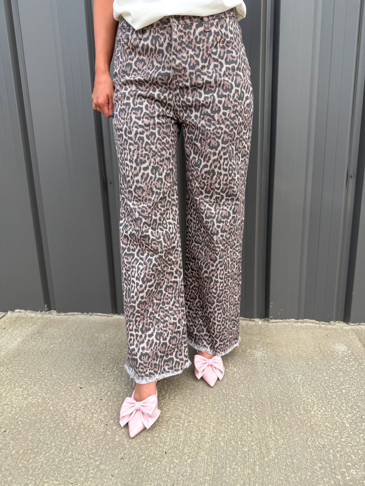 Spring Leopard Frayed Edge Wide Leg High Waist Jeans: Brown
