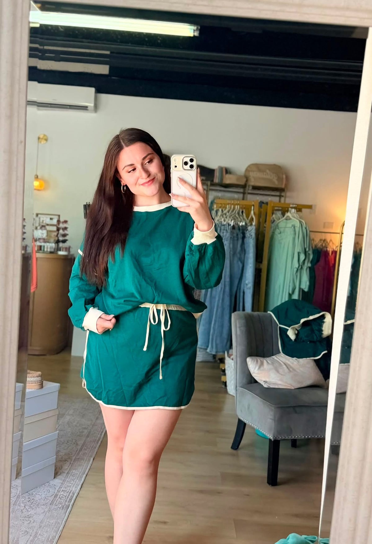 Color Contrast Loose Pullover and Lace-up Waist Skort Set: Evergreen