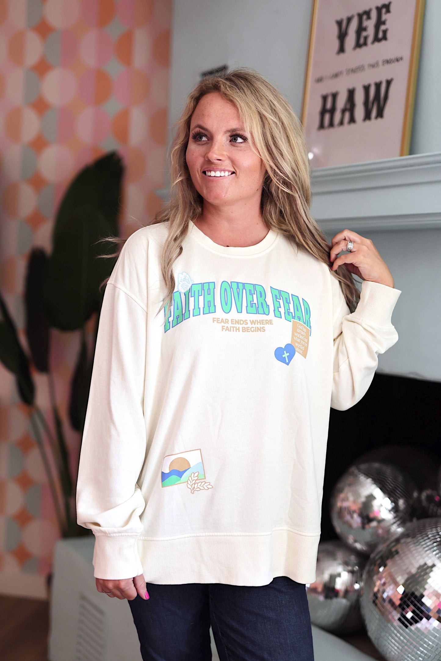 Mineral Wash Sweatshirt – Faith Over Fear – Cream