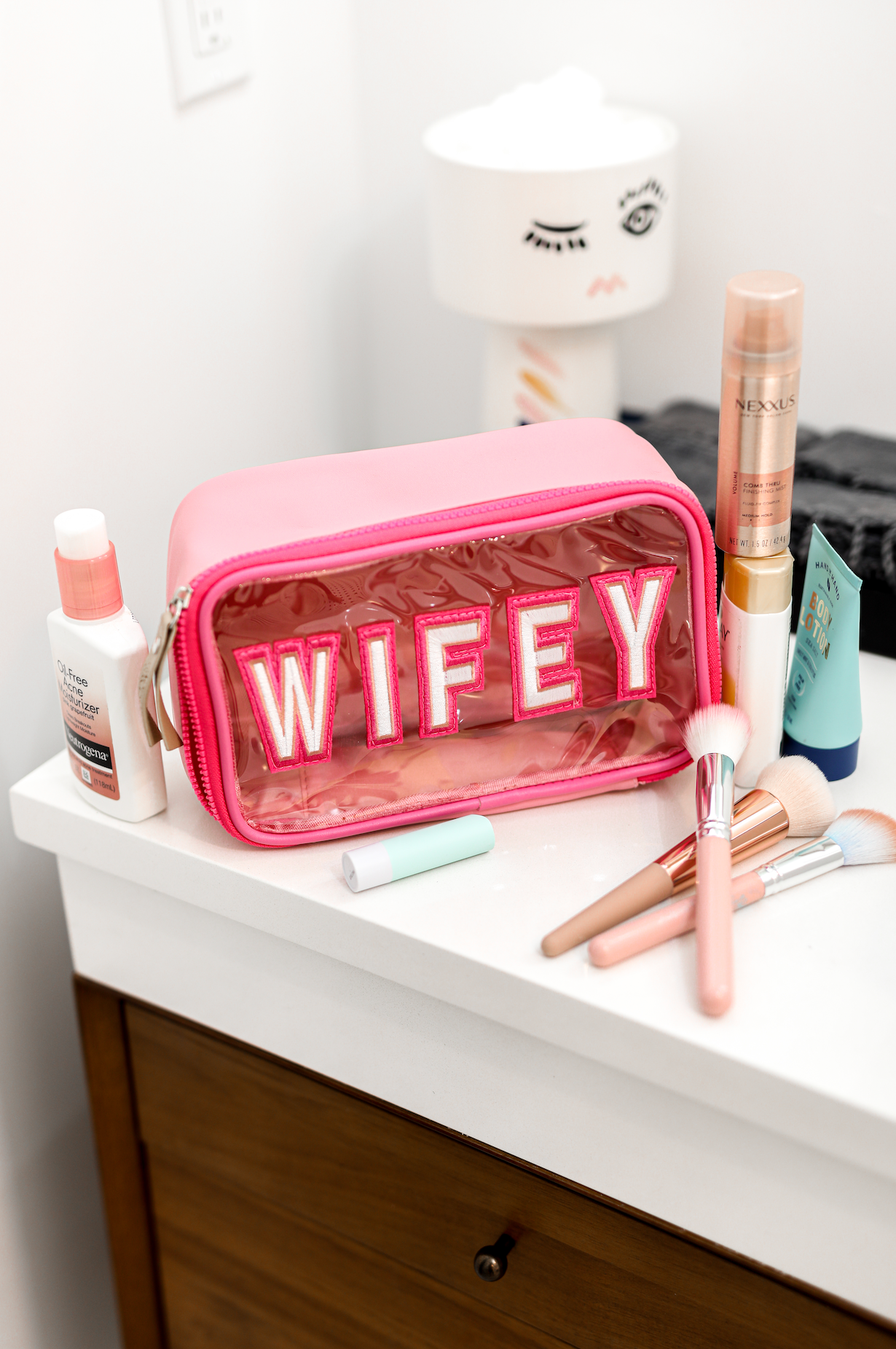 Clear Cosmetic - Wifey (Pink)