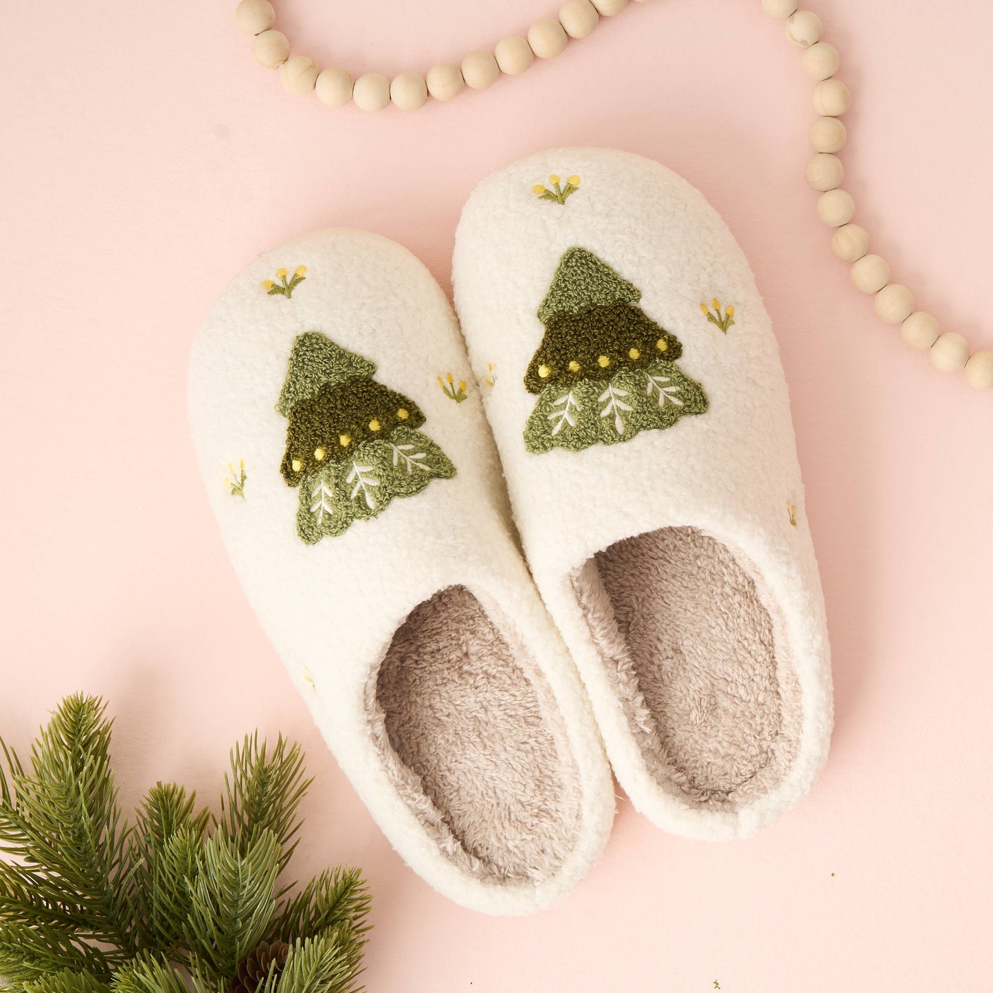 Fuzzy Holiday Slippers - Tree: M/L