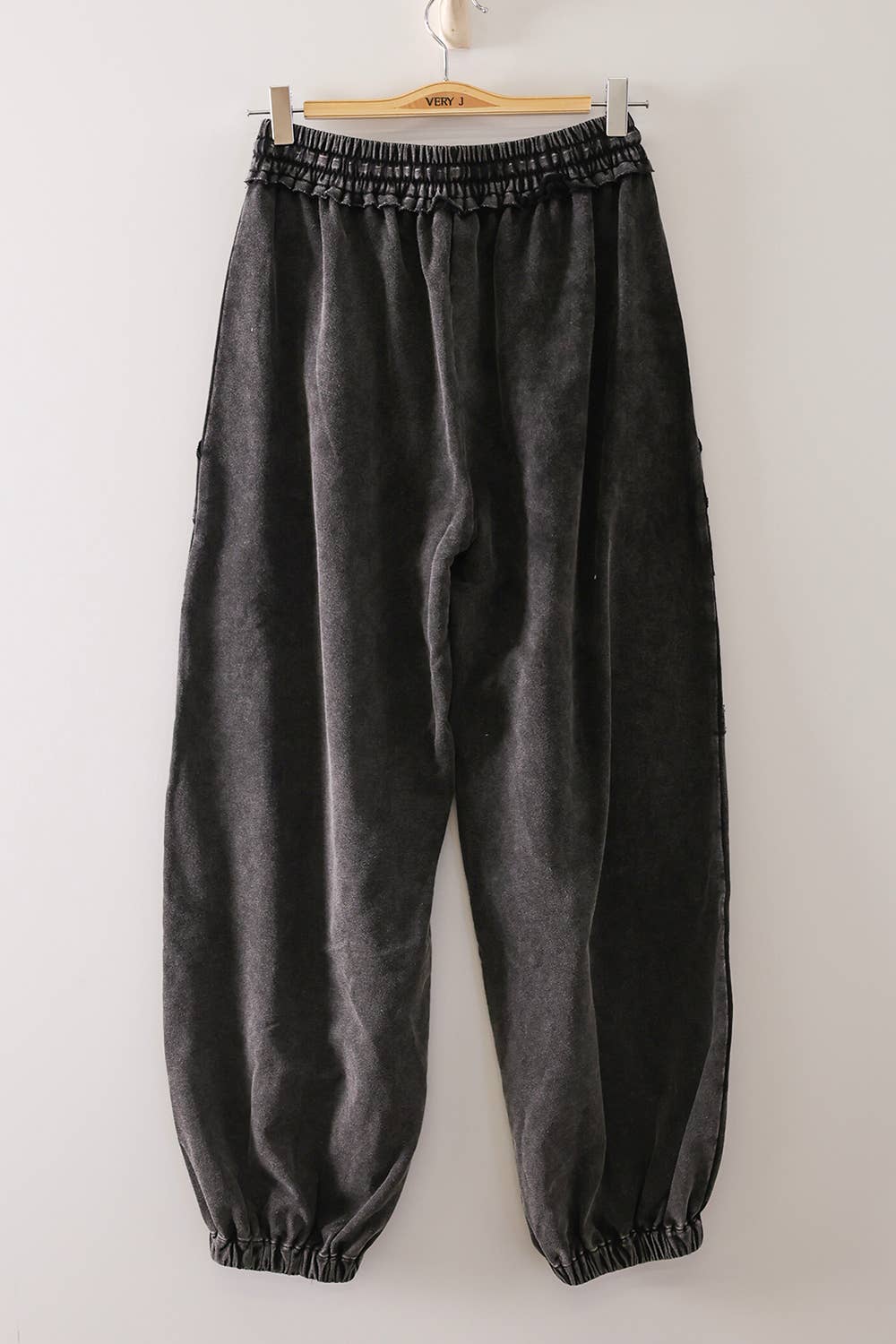Vintage Wash Cargo Jogger Pants: Black